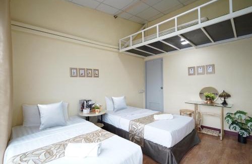 Chom Phon Hostel | EZ Sleep @ Ratchada 19