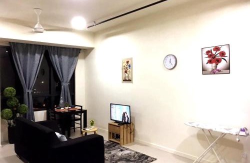 Cyberjaya Apartment | F1-19-03 Sweet Home2TamarindWifiNetflixFreeParking