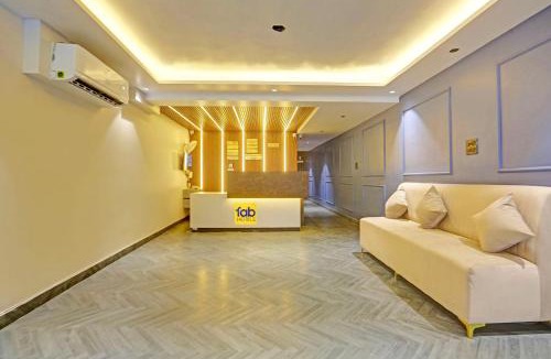 New Delhi House | FabExpress Baba's Inn Kirti Nagar