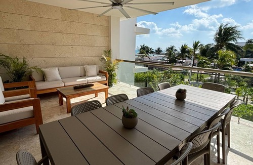 Playa Mujeres Apartment | Family Apartment La Amada Beach Club