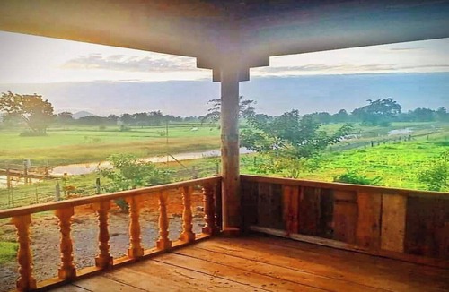 Banan House | Family Batcave Homestay