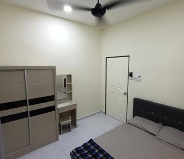 Kangar House | Family Homestay - Rumah berkembar