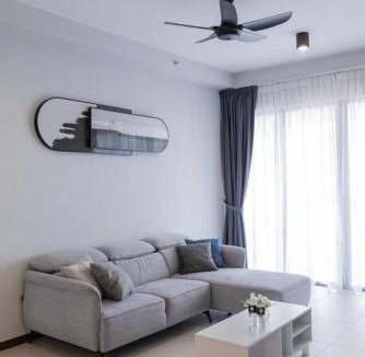Tanjung Bungah Apartment | Family Seaview Suite with 3 Rooms by The Only Bnb