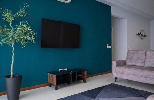 Seri Tanjung Pinang Apartment | Family Seaview Suite with 3 Rooms by The Only Bnb