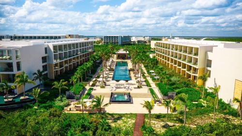 Costa Mujeres Resort | Family Selection at Grand Palladium Select Costa Mujeres - All Inclusive