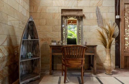 Ubud Villa | Family Villa, Shared Pool, Garden, Rice Field & Jungle Views