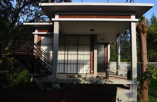 Parongpong Villa | Family Villa with amazing building structure