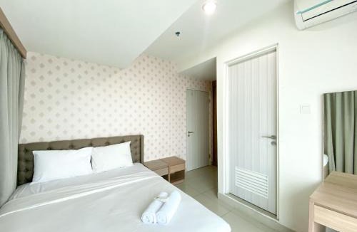 Pekayon Jaya Apartment | Fancy and Nice 3BR at Grand Kamala Lagoon Apartment By Travelio