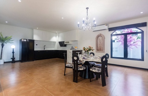 South Pattaya House | Fantastic 6-bedroom house with AC in delightful