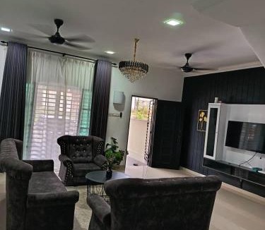Kampung Sungai Buaya Villa | FF Homestay Dungun