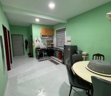 Kampung Beseri House | Fin D, Sawah Homestay