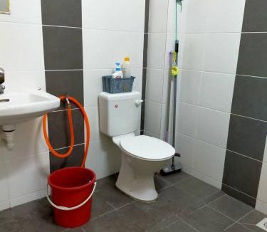 Perak Tengah District House | FJ Homestay