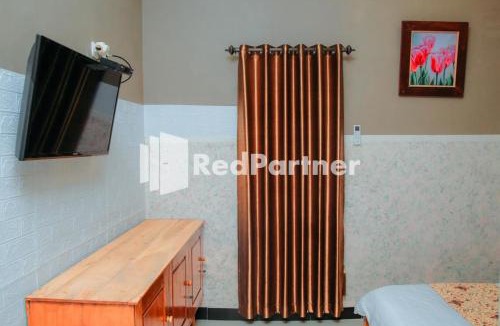 Pare Hotel | Flamboyan Asri Syariah Mitra RedDoorz near Kampung Inggris Pare