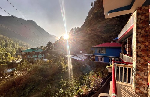 Kasol Villa | Formosa Offbeat Art House Kasol wit best view &vibes