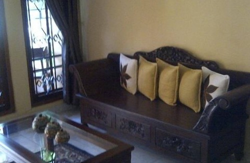 Yogyakarta House | Four Bedroom House with terrace & Wifi