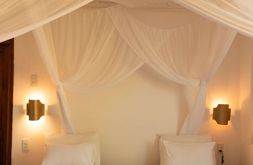 Suoi Nuoc Beach Resort | Full Moon Village
