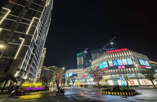 District 9 Apartment | Fully Furnished 2BED-2BATH Luxury Apartment, Vinhomes Grand Park, HCMC