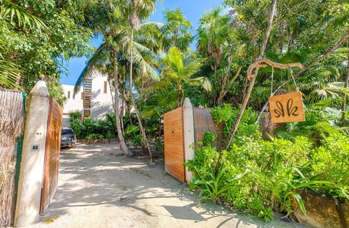 Chacchoben House | Fully serviced luxury beachfront villa in Tulum