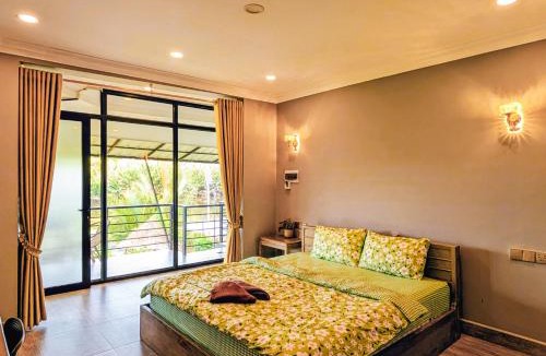 Kampot Hostel | Funky Moon Kampot