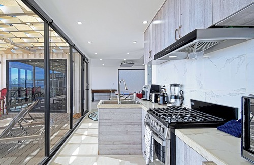 El Sargento House | Funnest house in Baja! Game nights w/smart darts, shuffleboard, & video games. Enjoy a new 8 person hot tub, lounge on multiple decks w/firepits, fast Wifi (250 mb+)w/Starlink backup. Use of 2 SUPs. Daily housekeeping optional.