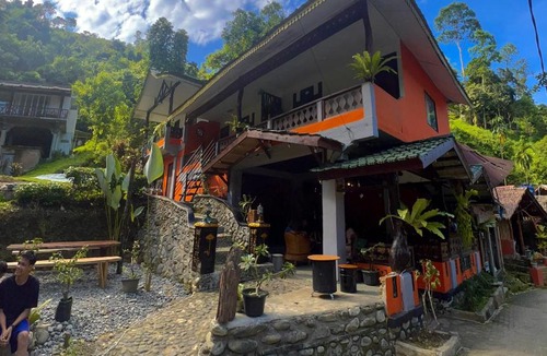 Bukit Lawang House | Garden Grove Guest House & Coffee Bar
