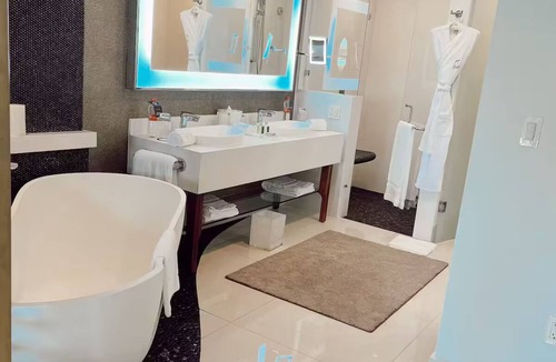 Rancho Cerro Colorado Apartment | GARZA BLANCA HOTEL & SPA JUNIOR SUITE WITH 2 QUEEN BEDS 5 DIAMOND RESORT