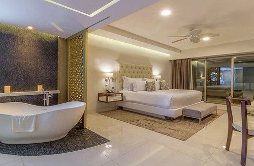 El Tezal Hotel | Garza Blanca Los Cabos 3-Bedroom 2 King, 2 Queens, Gourmet Kitchen, 3.5 Bath