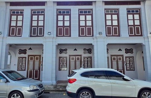 Downtown George Town Apartment | George town The C Suites Super Mario