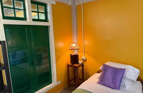 Sam Roi Yot Bed & Breakfast | Golden Mango House