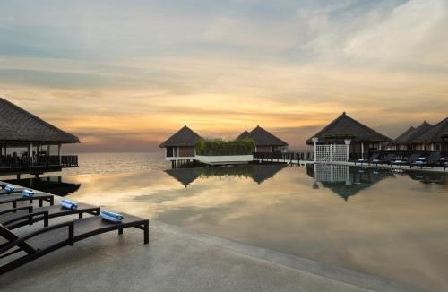 Kampung Bagan Lalang Resort | Golden Palm Tree Sepang