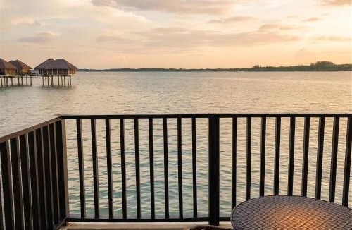 Kampung Rawa Hotel | Golden Palm Tree Suite, Sepang, Malaysia