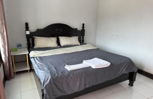 Vang Vieng House | golden sunrise guesthouse