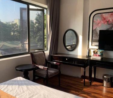 Hai Ba Trung Hotel | Golden Villa