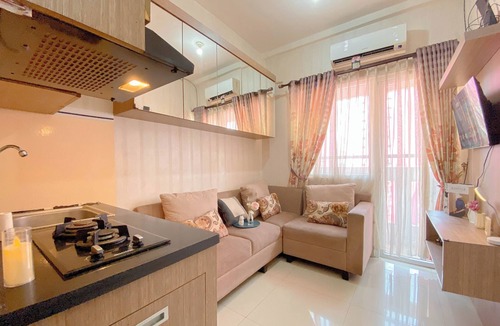 Rawasari Apartment | Good and Warm 2BR at Green Pramuka City Apartment
