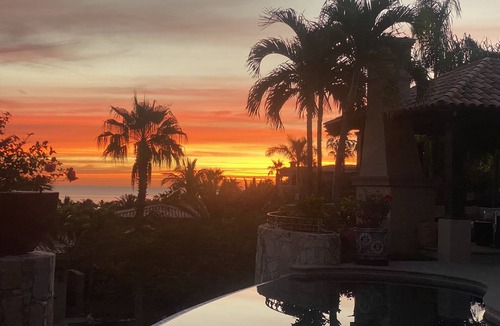 Palmilla Villa | Gorgeous Villas Del Mar Villa Palmilla. Private Pool, Golf Cart, Swimmable Beach