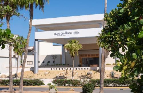 Zona Hotelera Resort | Grand Decameron Los Cabos, A Trademark All-Inclusive Resort