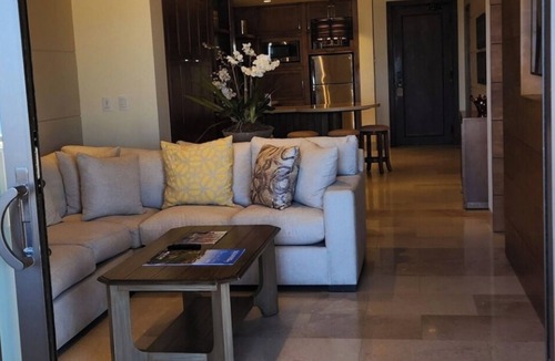 Los Cangrejos II y III Resort | Grand Deluxe Room at Dunes Pacific Resort Private Beach- Discounted Golf Pass