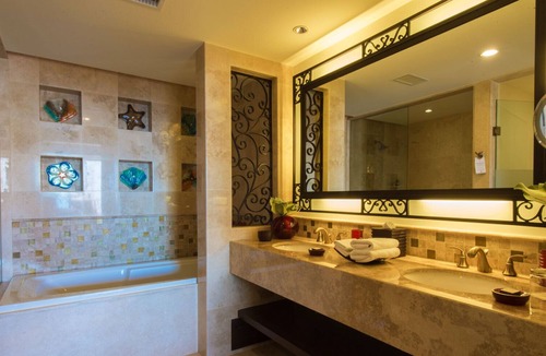 Cabo San Lucas Resort | Grand Master Suite at Luxury 5-Star Resort in Cabo San Lucas Mexico