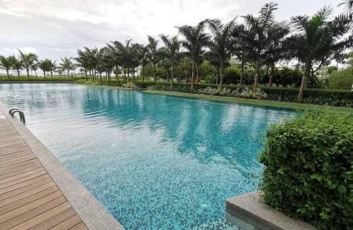 Masai Apartment | Grand Suites 4BR 12Pax Gathering First Choice WIFI NETFLIX! 60"TV By STAY