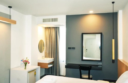 Chang Phueak Hotel | Grandview Residence