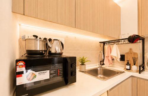 Pelabuhan Klang Apartment | Gravit8 Klang South by DV