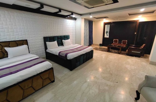 New Delhi Bed & Breakfast | Greater KailashnKailash ColonynNehru Place nShroff Eye Clinic