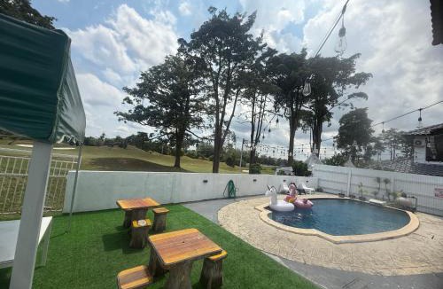 Alor Gajah Villa | Green Cove Villa A Famosa Karaoke Netflix Private pool