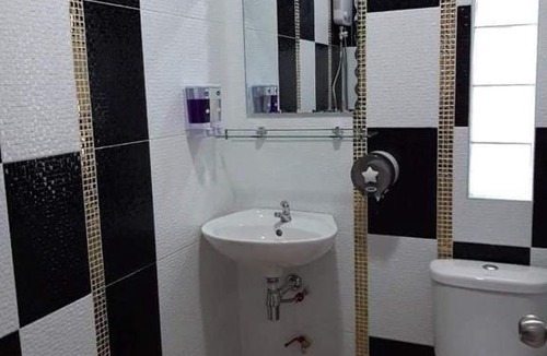 Lan Sak Hotel | Green House Resort Praduyuen