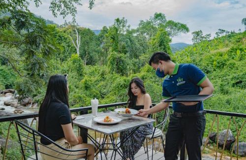 Kampot Hostel | Green Valley Veal Pouch