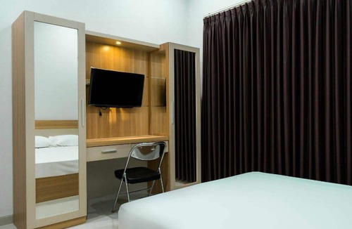 Banjarsari House | Guest House for Family