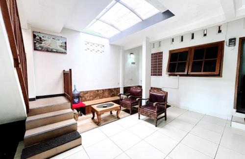 Pacitan House | Guest House Kraton Mas