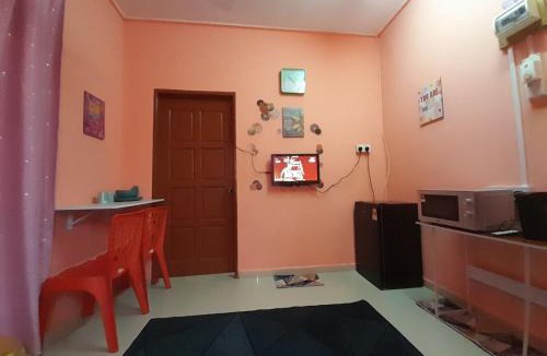 Kampung Padang Midin House | GUESTHOUSE MOKTEH