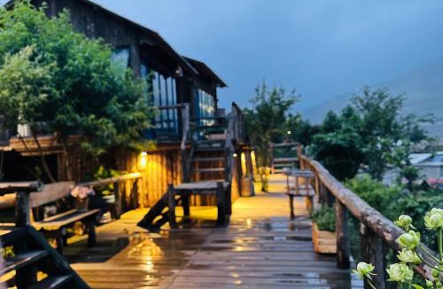 Sa Pa Ski Chalet | H’nee House Ta Van