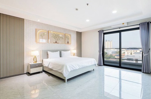 Ruessei Kaev Hotel | H Resident